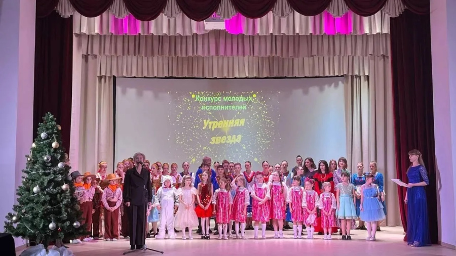 33 раз фестиваль "Утренняя звезда" собрал на сцене РДК творческих детей Родинского района. Яркое событие стало настоящим праздником в светлое Рождество 33 раз фестиваль "Утренняя звезда" собрал на сцене РДК творческих детей Родинского района. Яркое событие стало настоящим праздником в светлое Рождество