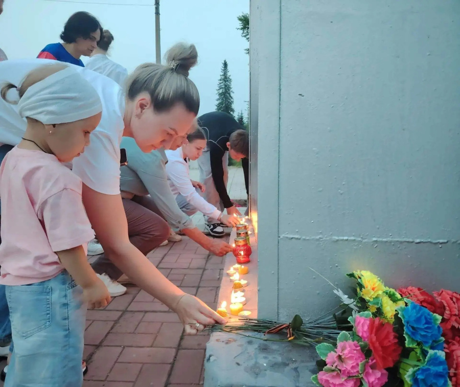 В Родинском районе прошла традиционная патриотическая акция «Свеча Памяти»