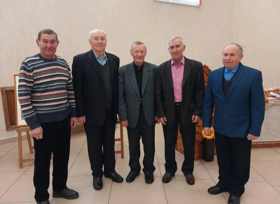 Поздравляем с Днем сельского хозяйства и перерабатывающей промышленности!
