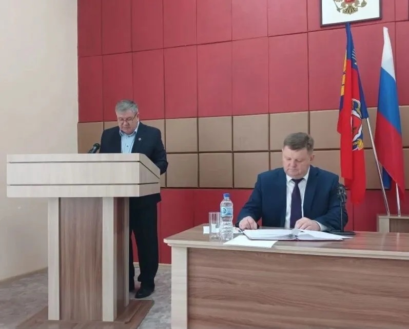 На заседании XXI сессии РРСД представил отчет о результатах деятельности Администрации района за 2025 год