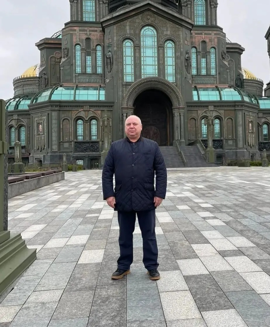 Депутат Родинского районного Совета депутатов Федор Воробьев отмечает 55-летие