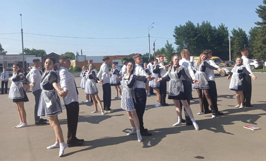Поздравляем энергичных, задорных и талантливых выпускников Родинского района