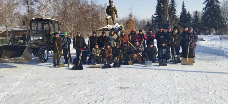 Практически во всех муниципалитетах жители, молодежь, участники родов войск, волонтеры проявляют чувство гражданственности и ответственности за судьбу малой Родины