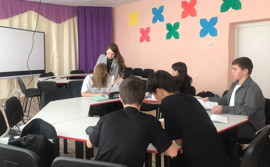 Раздольненская школа стала победителем ежегодного грантового конкурса школьных инициатив «Я считаю» с проектом «Многофункциональный актовый зал — центр школьной жизни» Раздольненская школа стала победителем ежегодного грантового конкурса школьных инициатив «Я считаю» с проектом «Многофункциональный актовый зал — центр школьной жизни»