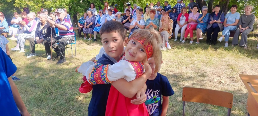 16 августа в Степном Кучуке прошёл фестиваль народного творчества «Древо»