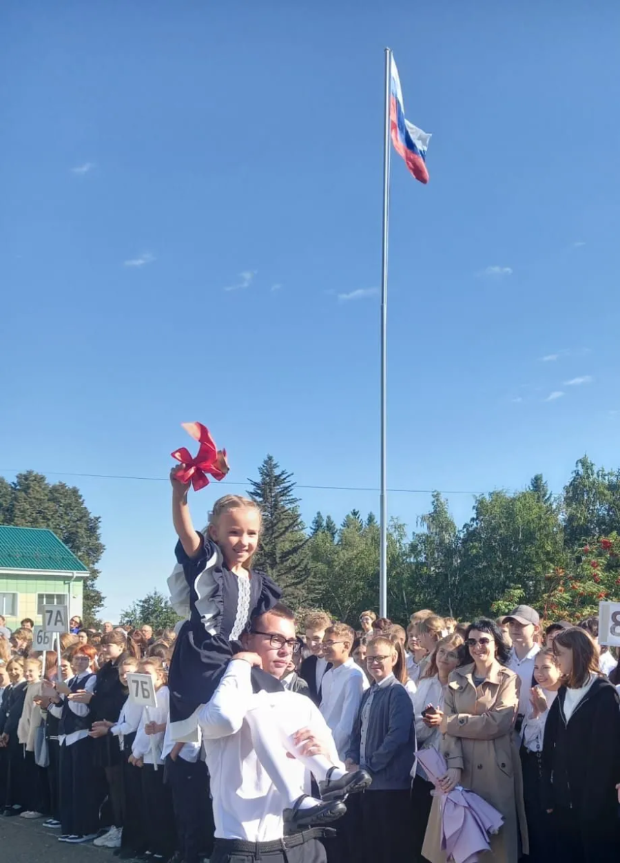 Торжественные линейки, посвященные Дню знаний, прошли в школах района