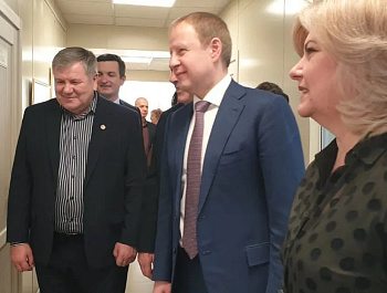 Губернатор Алтайского края Виктор Петрович Томенко принял участие в открытии детской школы искусств