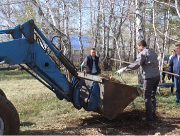 В Родино прошёл массовый субботник в Парке Победы