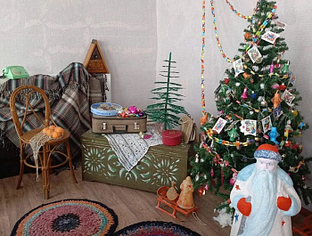 В подзабытую сегодня атмосферу новогодней суеты и традиций праздника времен СССР можно окунуться в Ярослав-Логовском музее, где открылась экспозиция "Новый год по-советски".