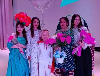 В Алтайском крае подвели итоги конкурсного отбора на участие в федеральной программе «Земский работник культуры». Ее реализация напрямую соответствует целям и задачам национального проекта «Семья»