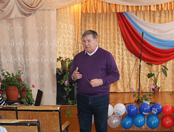 В  Родинском районе стартовали традиционные встречи с населением.