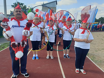 8 команд принимают участие в 5 олимпиаде золотого возраста. Проходит она в с. Родино