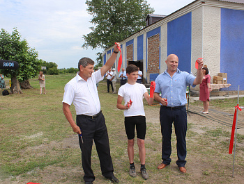 В селе Покровка Родинского района состоялось торжественное открытие универсальной спортивной площадки