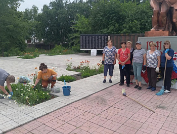 Жители, молодежь, участники родов войск и  волонтеры принимают участие в патриотических мероприятиях, внося вклад в добрые дела малой Родины