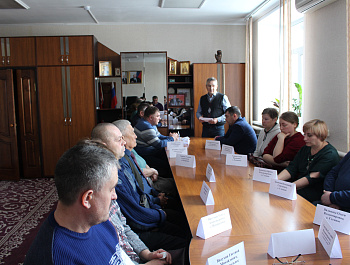 Глава района Сергей Катаманов встретился с родителями военнослужащих из Родинского  района, которые принимают участие в спецоперации на Украине