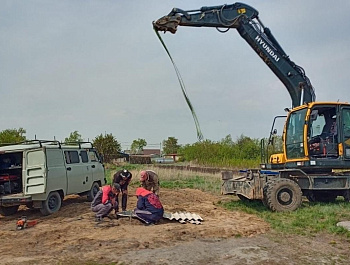 В рамках федерального проекта "Чистая вода", в с. Родино продолжаются работы по реконструкции водопроводных сетей. Напомню, что его реализация рассчитана на 3 этапа. Работы планируется завершить в 2023 году.