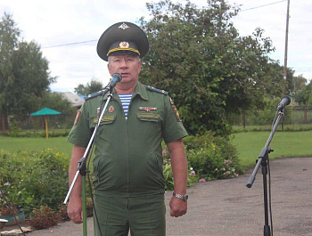 В Родинском районе установили мемориальную доску памяти земляка Сергея Замятина, погибшего при исполнении воинского долга на Украине