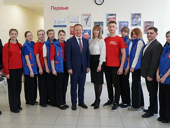 Поддержка бойцов СВО остается приоритетным направлением в политике Алтайского края и, конечно, Родинского района