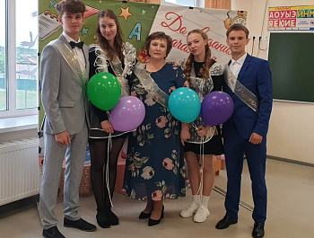 Последние звонки в этом году звучат для 1604 школьников Родинского района