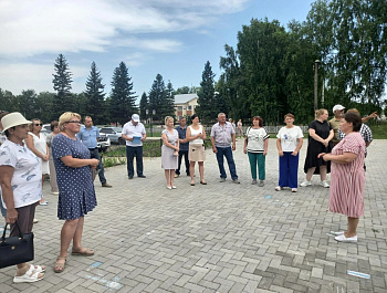 На прошлой неделе состоялись встречи делегаций руководителей и специалистов администрации района, глав сельсоветов, представителей инициативных групп с жителями Степного Кучука и Мирного