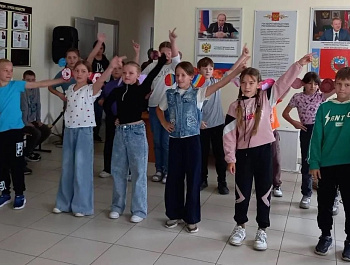 С 26 мая в Родинском районе торжественно открылись сезонные лагеря с дневным пребыванием в РСОШ № 2 и профильные - Раздольненской и Новотроицкой школах