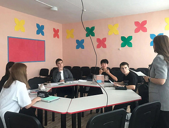 Раздольненская школа стала победителем ежегодного грантового конкурса школьных инициатив «Я считаю» с проектом «Многофункциональный актовый зал — центр школьной жизни»