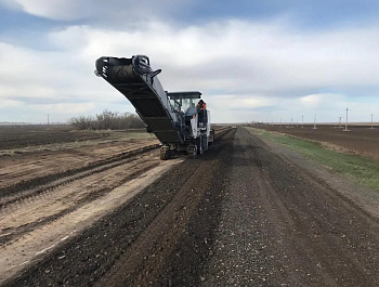 Коллектив АО «Юго-Западное дорожно-строительное управление Алтайского края» приступил к ремонту дорожного полотна Родино – Степной Кучук – Камышенка – Завьялово в Родинском районе