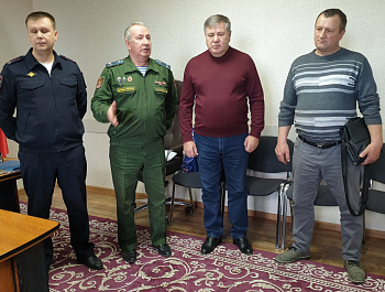 «Миру-мир!», «За мир во всем Мире!». Это лозунги нашей страны в недавнем прошлом, но как они актуальны сегодня. До недавних событий на Украине был далек от мыслей о войне и наш земляк Юрий Чуднов из Вознесенки. 