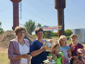 Юбилейные дни рождения муниципалитетов отметили жители Новотроицка и Ярославцева Лога
