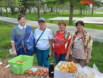 В канун Дня Победы по инициативе волонтерских групп из Родино, Ярославцева Лога, коллектива Раздольненской СОШ и медиацентра «Vкурсе» состоялись «Ярмарки Победы!»