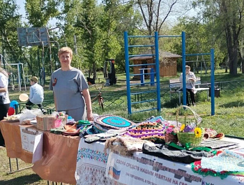 В канун Дня Победы по инициативе волонтерских групп из Родино, Ярославцева Лога, коллектива Раздольненской СОШ и медиацентра «Vкурсе» состоялись «Ярмарки Победы!»