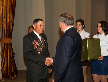 В селе Степное простились с Героем Социалистического труда, Почетным гражданином Родинского района Иваном Васильевичем Рыбалко.
