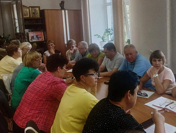 В Администрации Родинского района прошло совещание руководителей дошкольных и образовательных учреждений района по подготовке к новому отопительному сезону