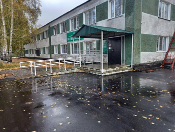  здания поликлиники «ЦРБ» уложено новое асфальтное полотно