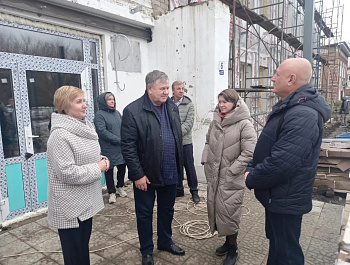 В Родинском районе с рабочим визитом побывала министр культуры Алтайского края Елена Безрукова