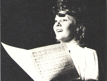   Сегодня поздравления с юбилеем принимает заместитель главы администрации района по социальным вопросам, председатель  комитета по культуре, спорту и молодежной политике Родинского района Наталья Удовиченко.