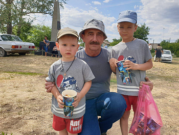 В с. Кочки завершен проект поддержки местных инициатив. Торжественное открытие отремонтированной дороги по ул. Кирова и ул. Ленина состоялось на этой неделе. Протяженность участков составила 1 км. 