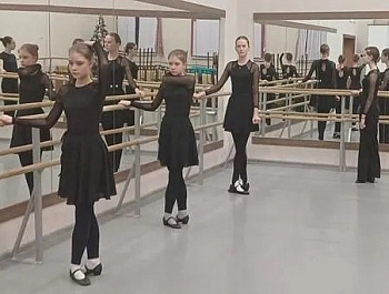 Коллектив детской школы искусств отмечает 65-летний юбилей